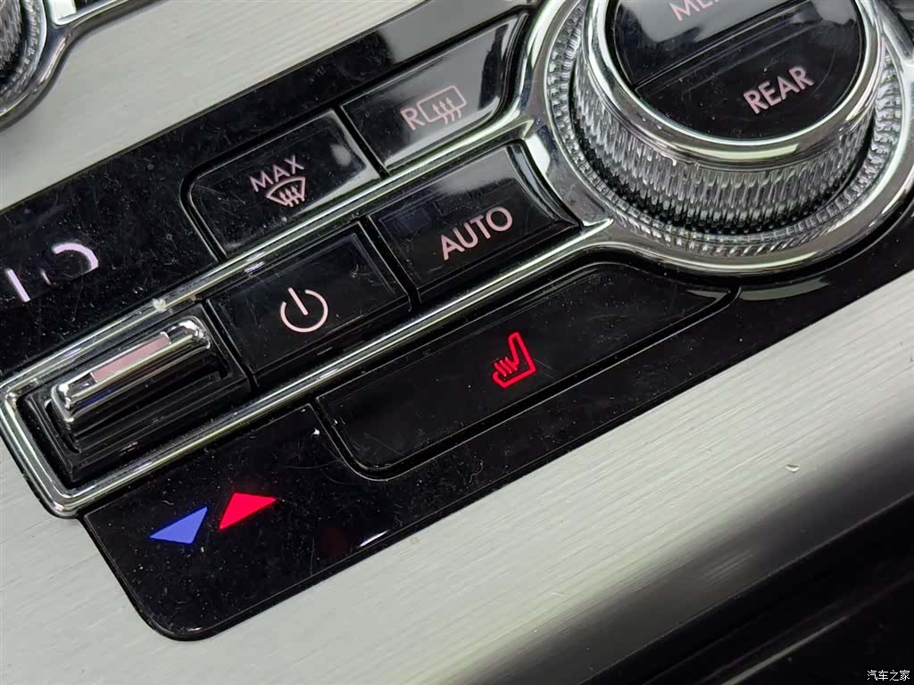 Lincoln Aviator, 2023 14