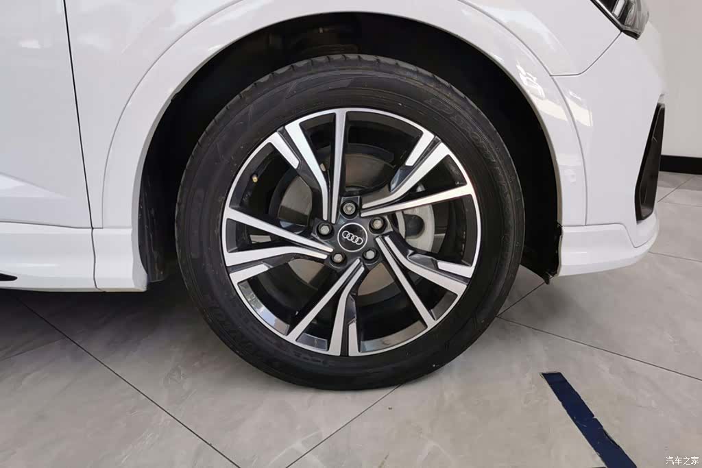 Audi Q3, 2023 6