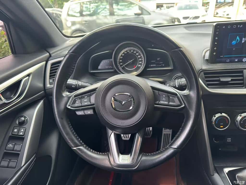Mazda CX-4, 2017 3