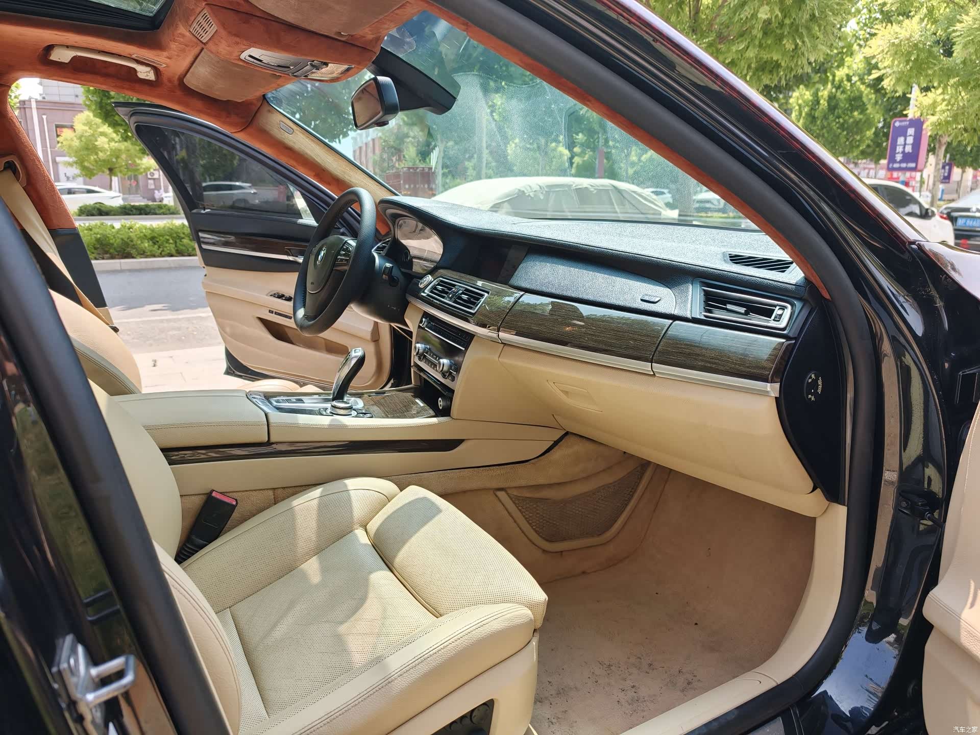 BMW 7 Series, 2011 10