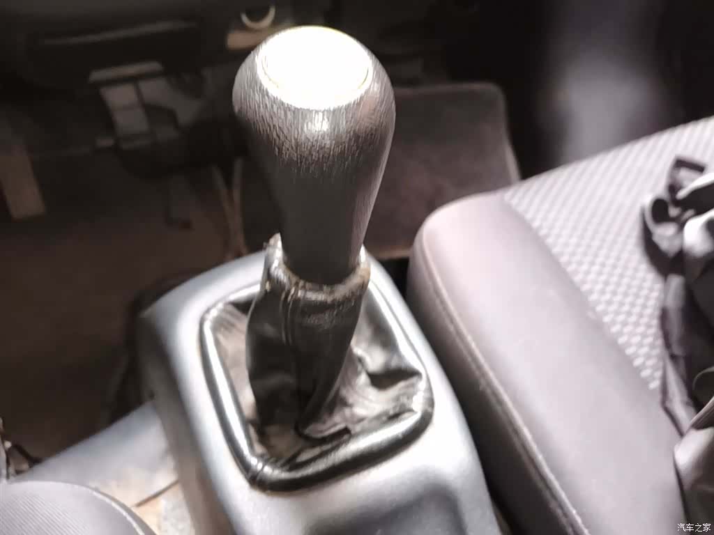 Changan E14V, 2015 15