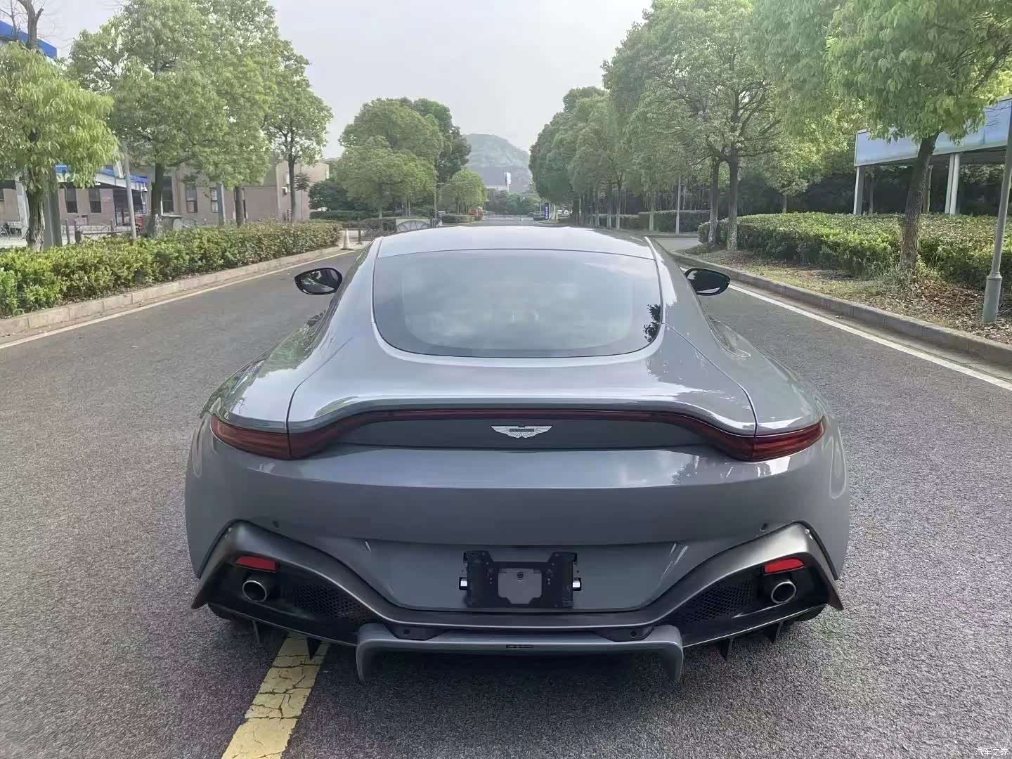Aston Martin Vantage, 2021 4