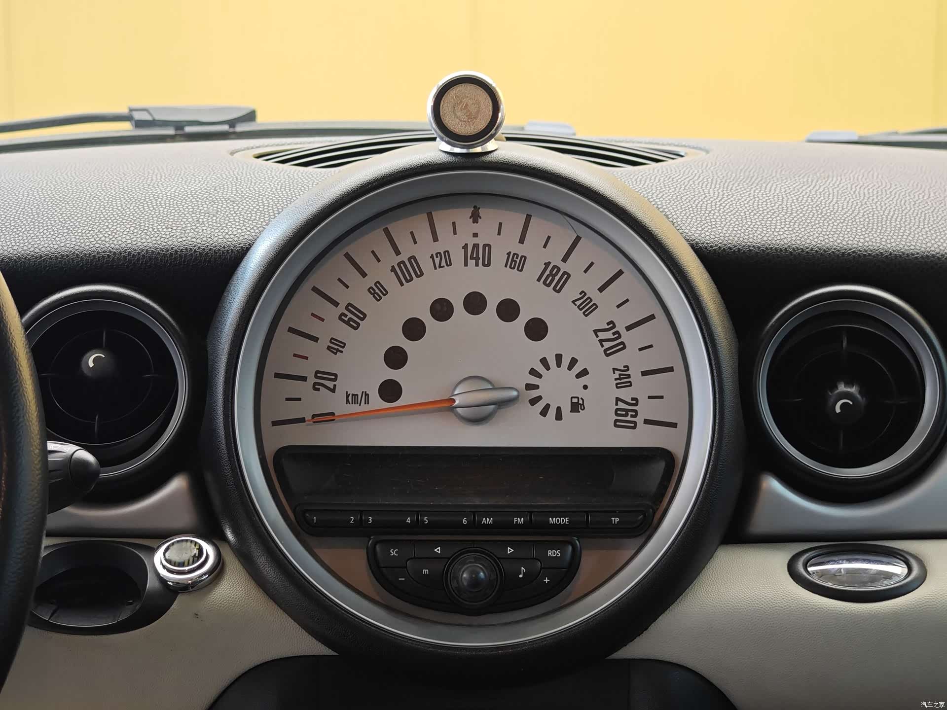 Mini Cooper, 2012 16