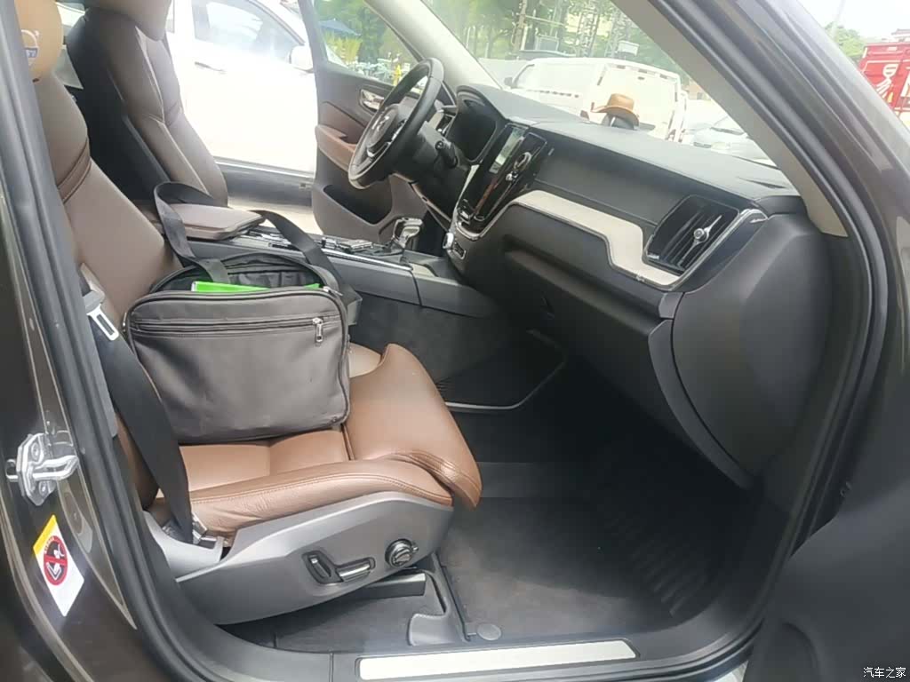 Volvo XC60, 2019 25
