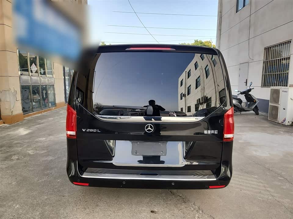 Mercedes-Benz V-class
