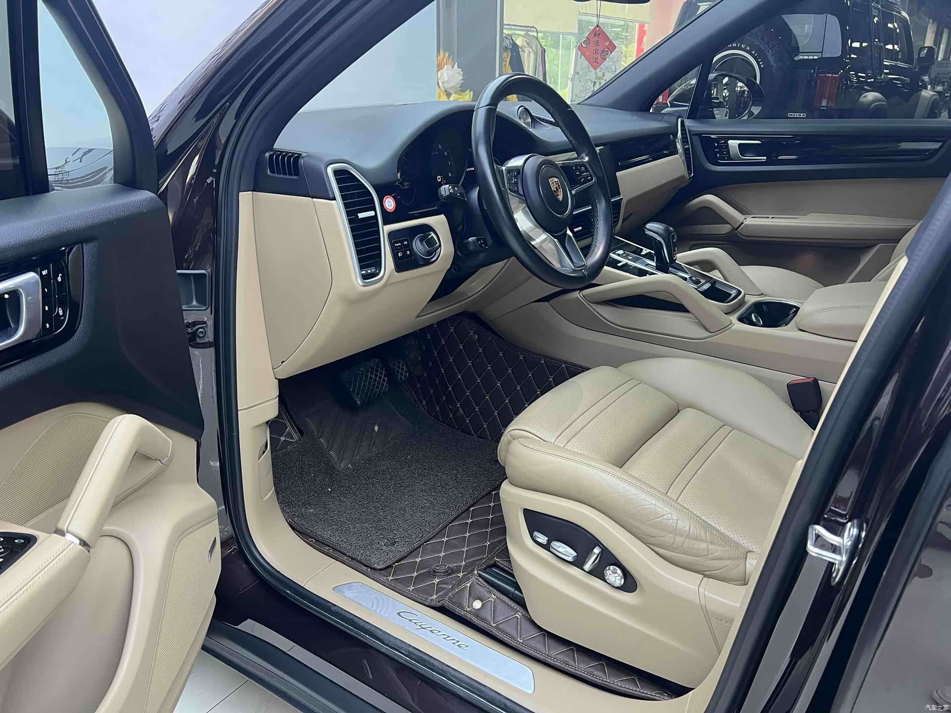 Porsche Cayenne, 2018 все фото