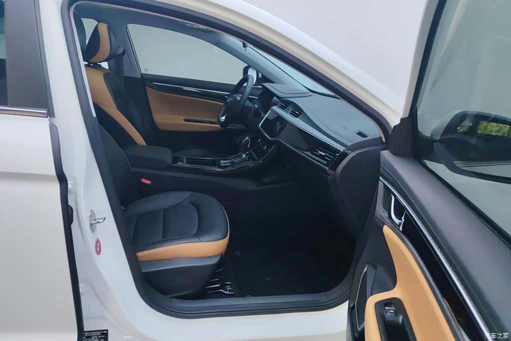 Geely Emgrand, 2020 8