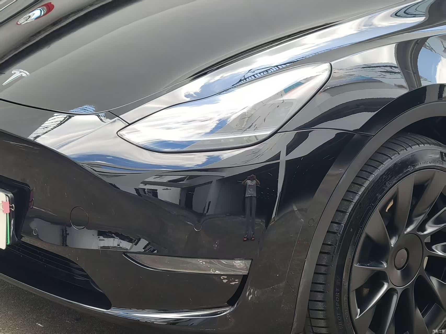 Tesla Model Y, 2023 4