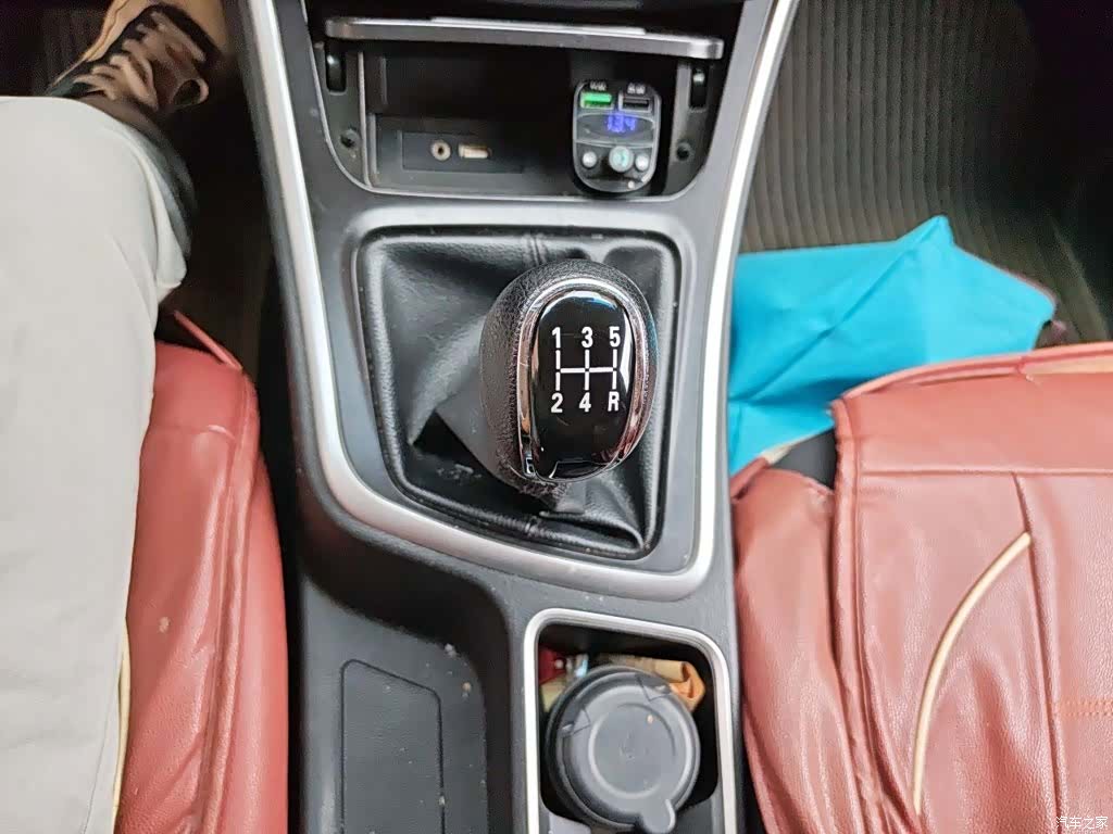 Wuling 560, 2016 15