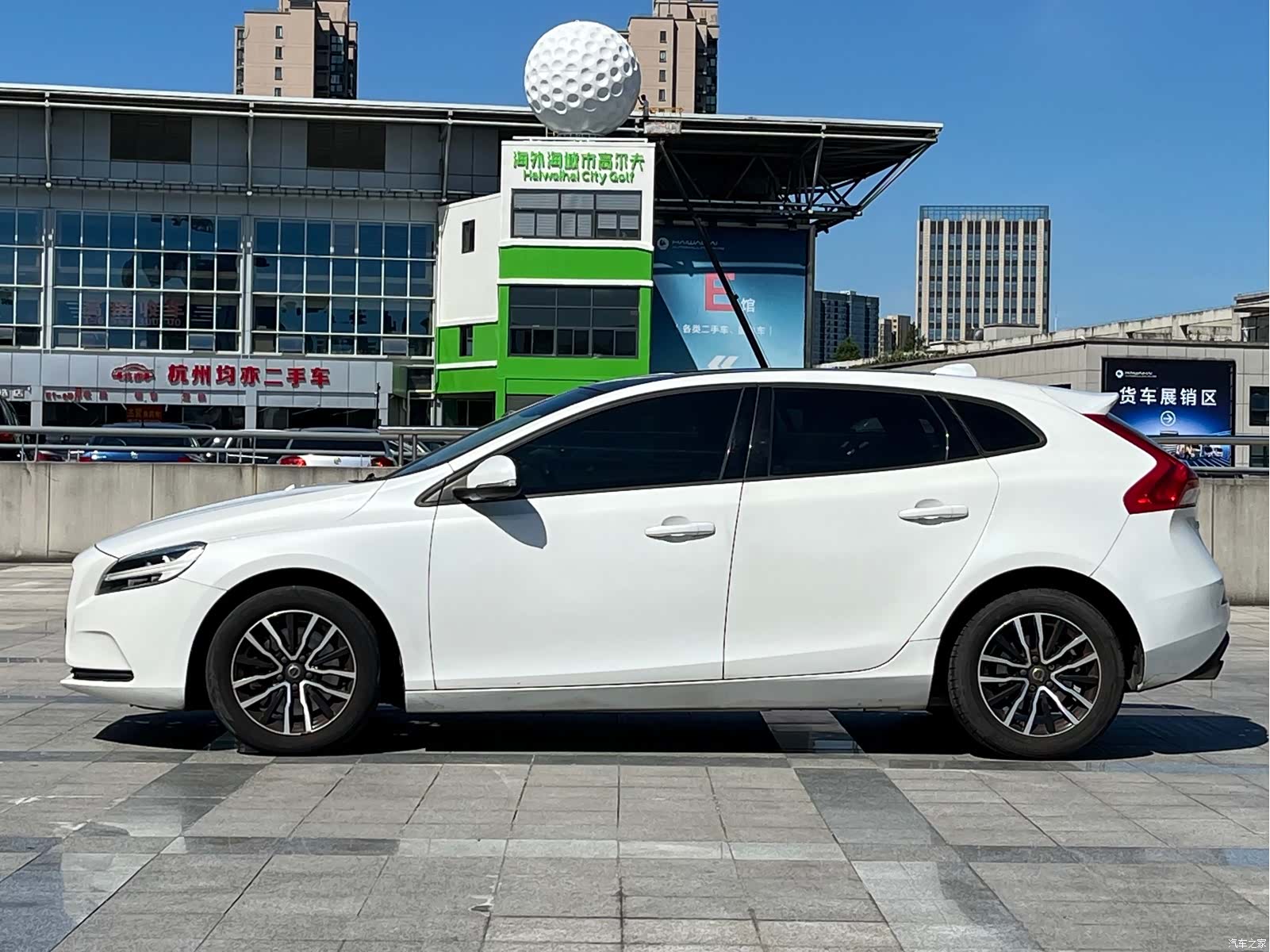 Volvo V40, 2018 3