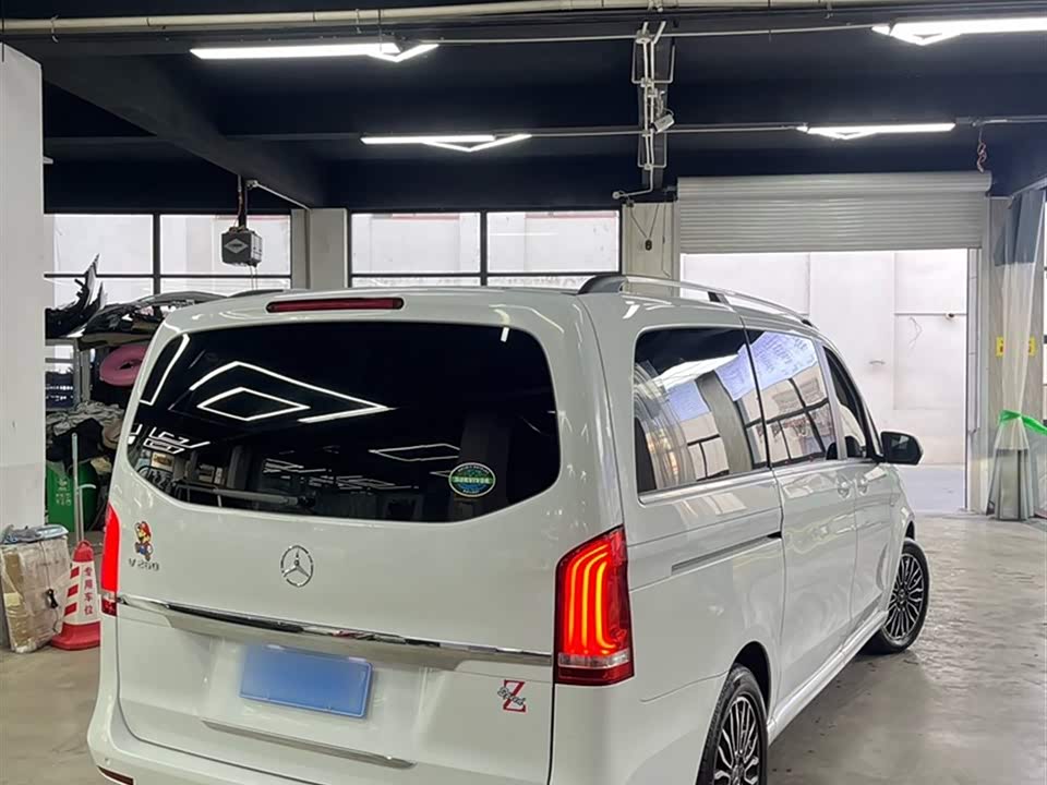 Mercedes-Benz V-class