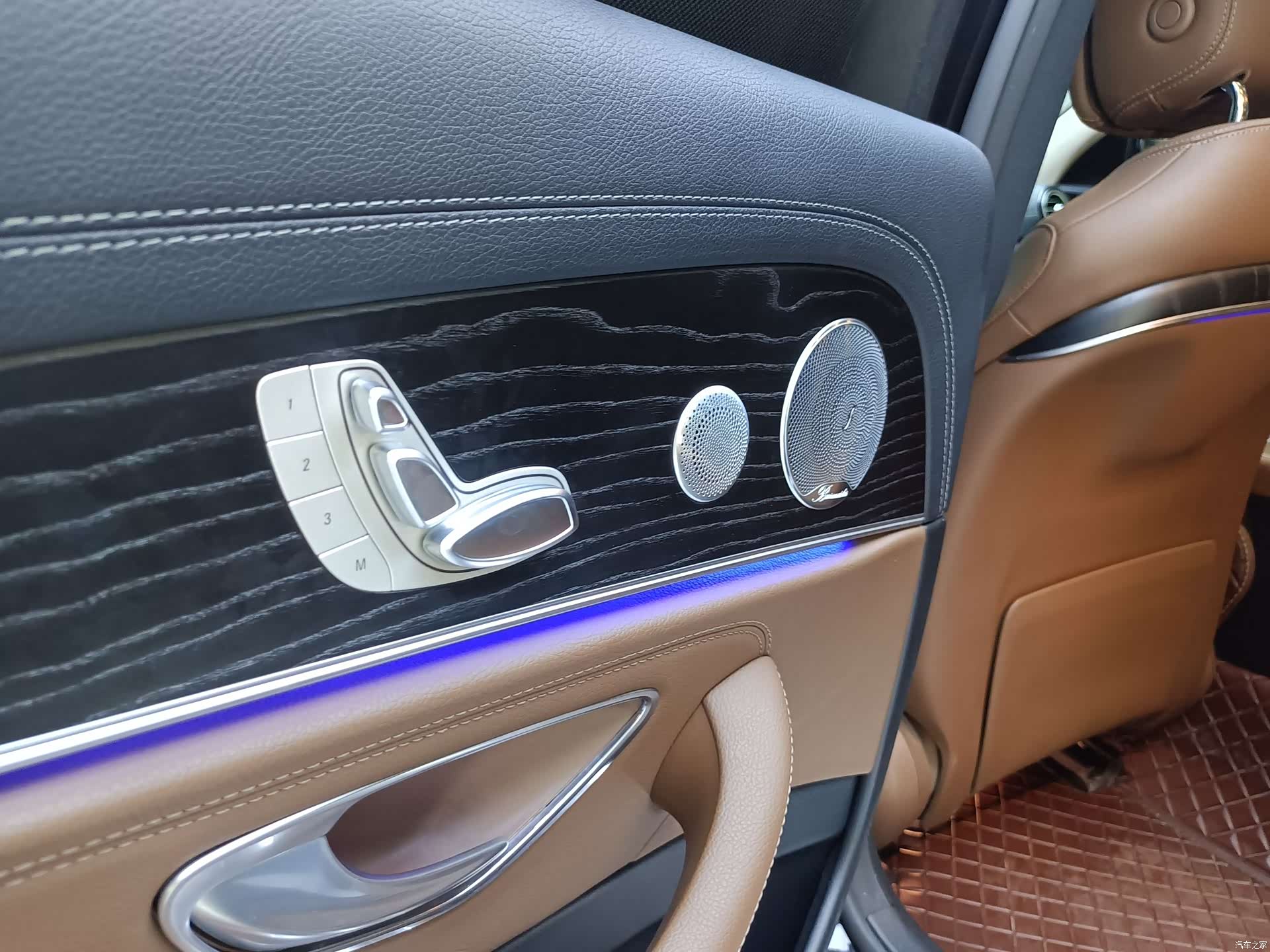 Mercedes-Benz E-Class, 2019 14