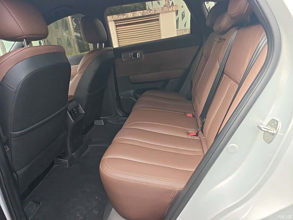 Wuling Starlight, 2025 13