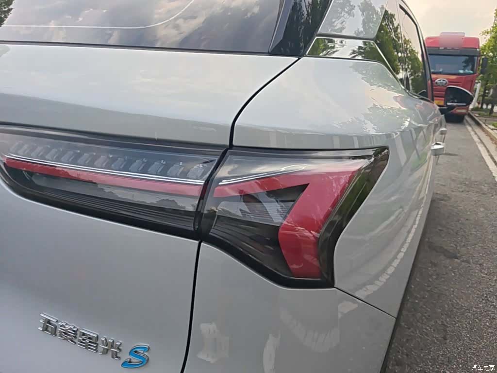 Wuling Starlight, 2025 24
