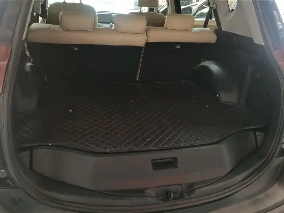 Toyota RAV4 Rongfang