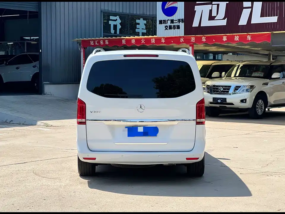 Mercedes-Benz V-class