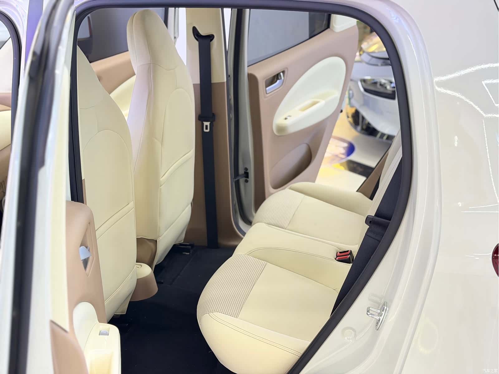 Wuling MINIEV, 2025 6