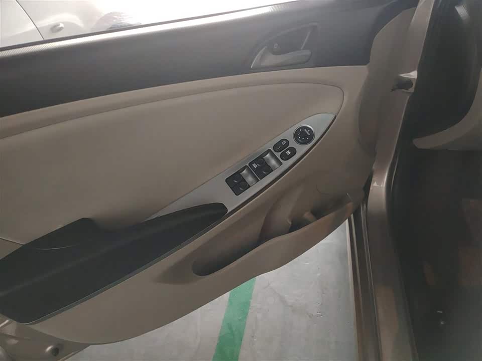 Hyundai Rena