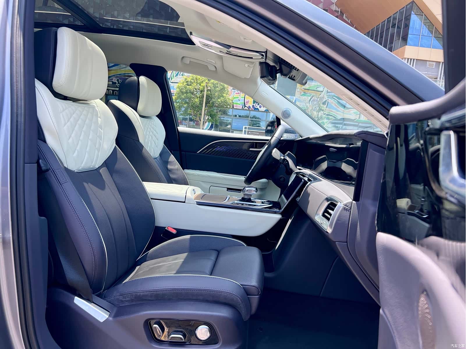 Hongqi E-HS9, 2021 8