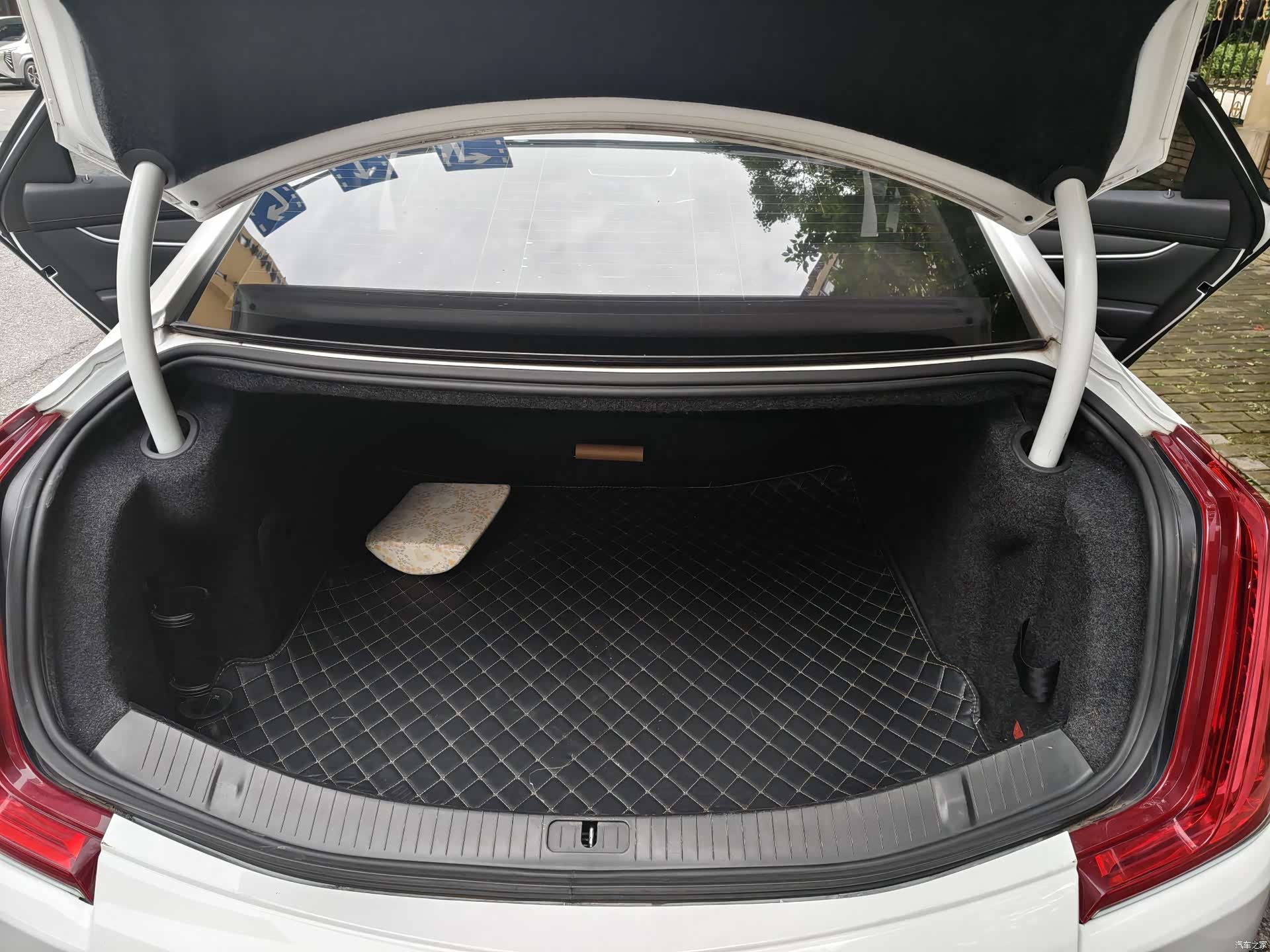 Cadillac XTS, 2018 20