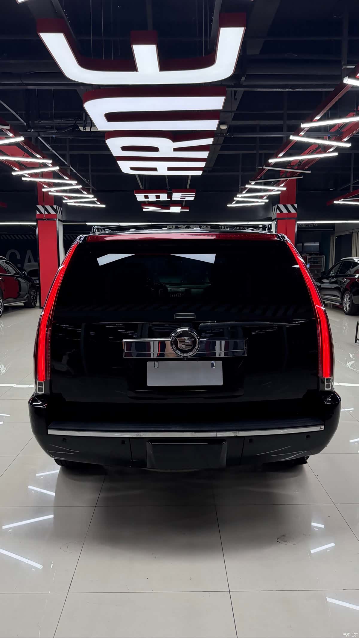 Cadillac Escalade, 2008 9