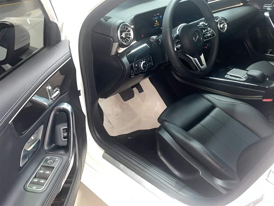 Mercedes-Benz Class A Mercedes-Benz Class A