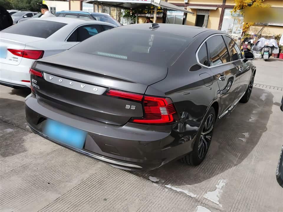Volvo S90