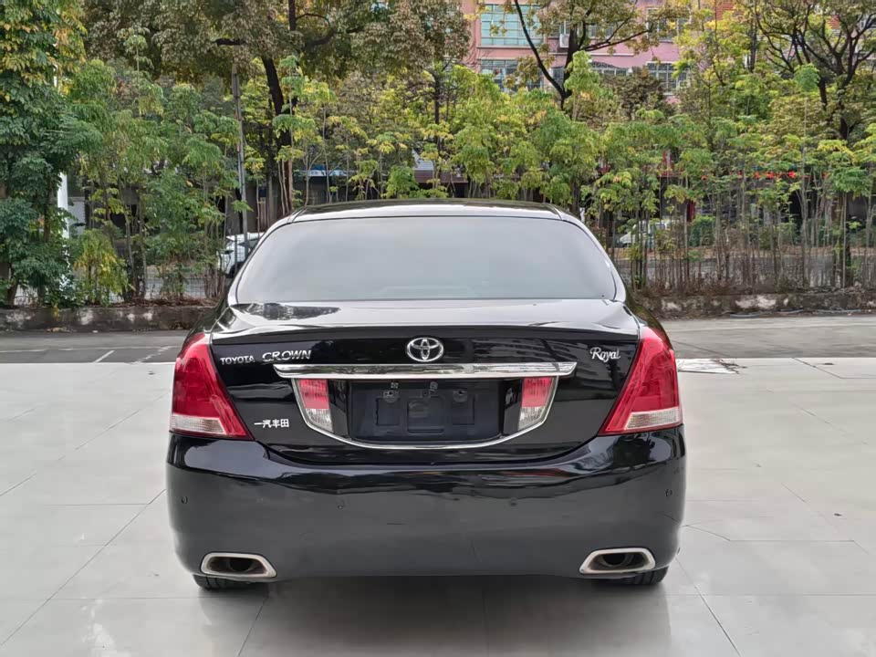 Toyota crown