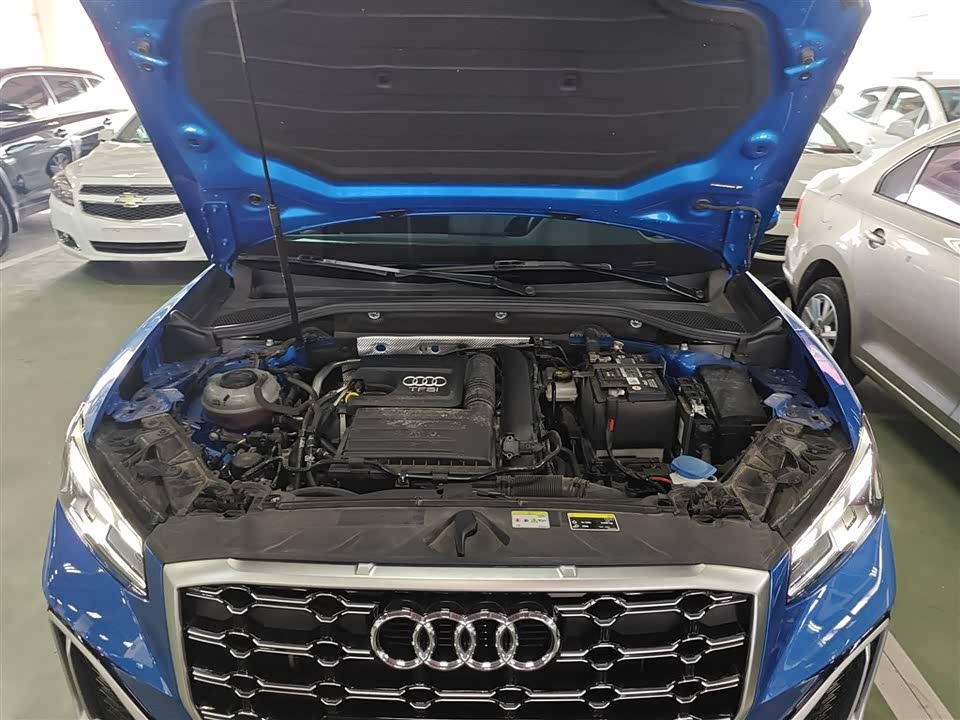 Audi Q2L