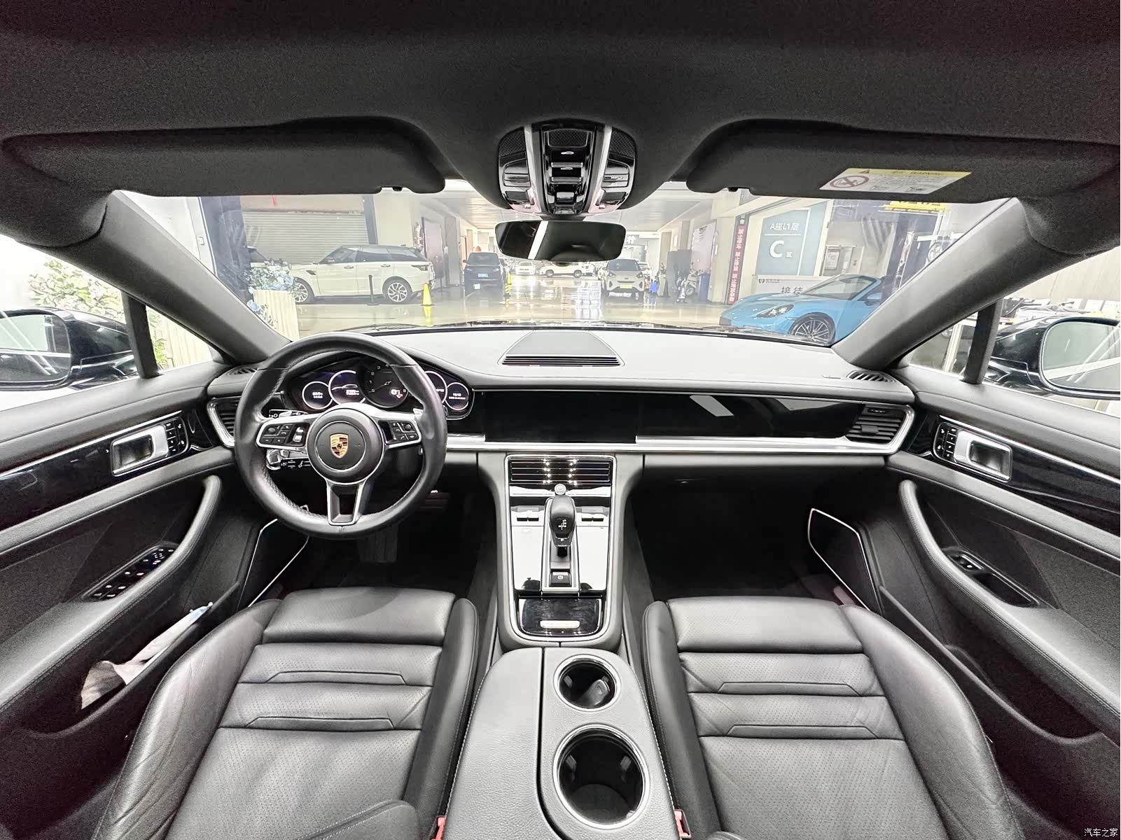 Porsche Panamera, 2018 11