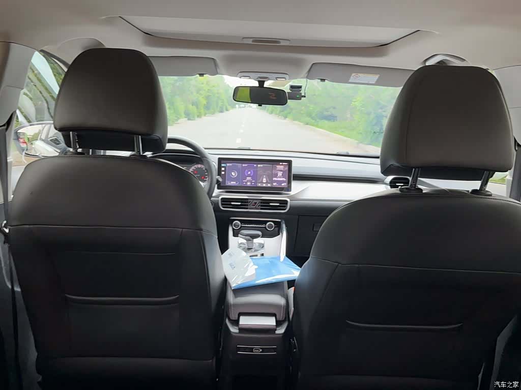 Geely Coolray, 2023 все фото