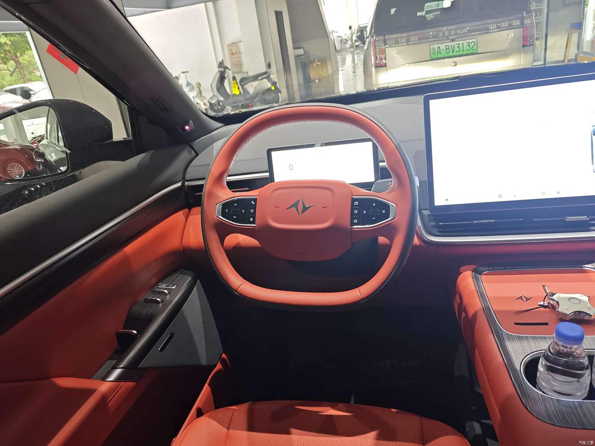 DongFeng eπ008, 2024 12