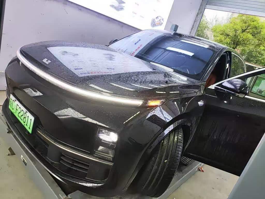Li Auto L8