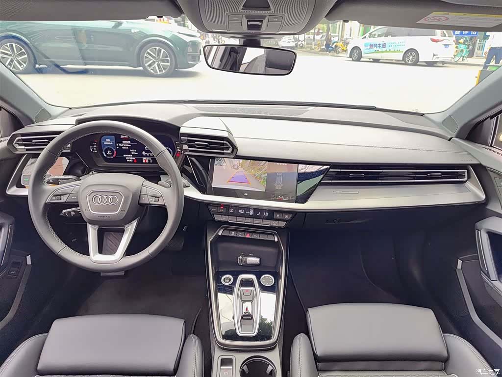 Audi Flying Spur, 2025 10