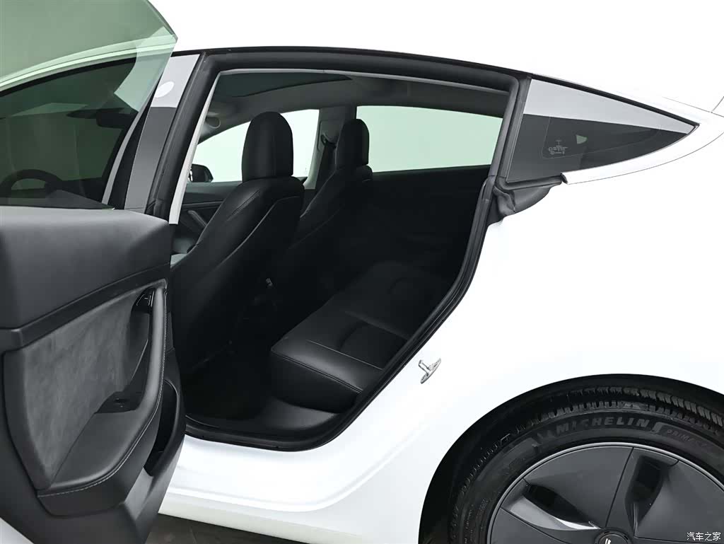 Tesla Model 3, 2021 13