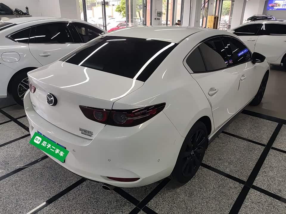 Mazda 3 Angkesaila