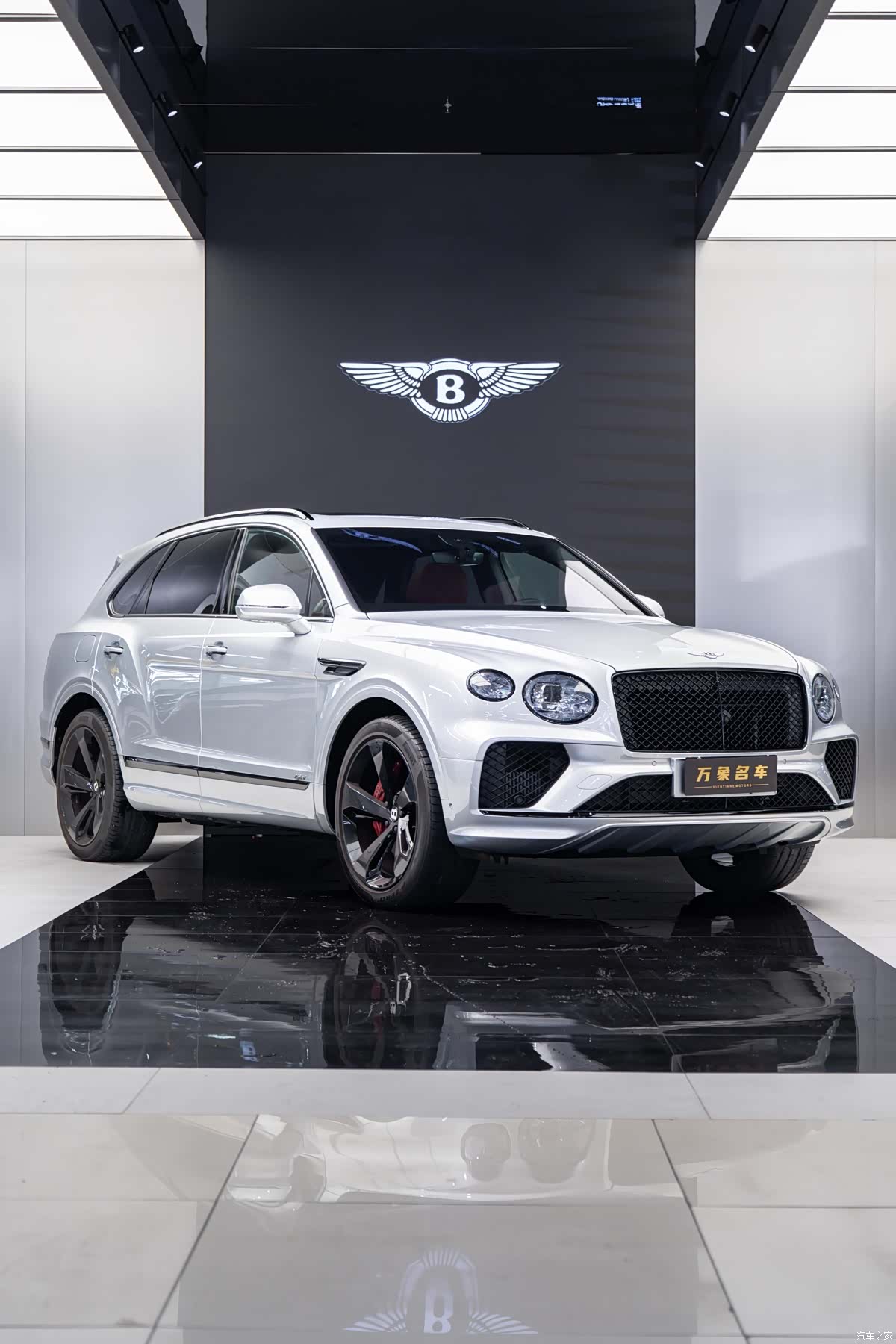 Bentley Bentayga, 2021 4