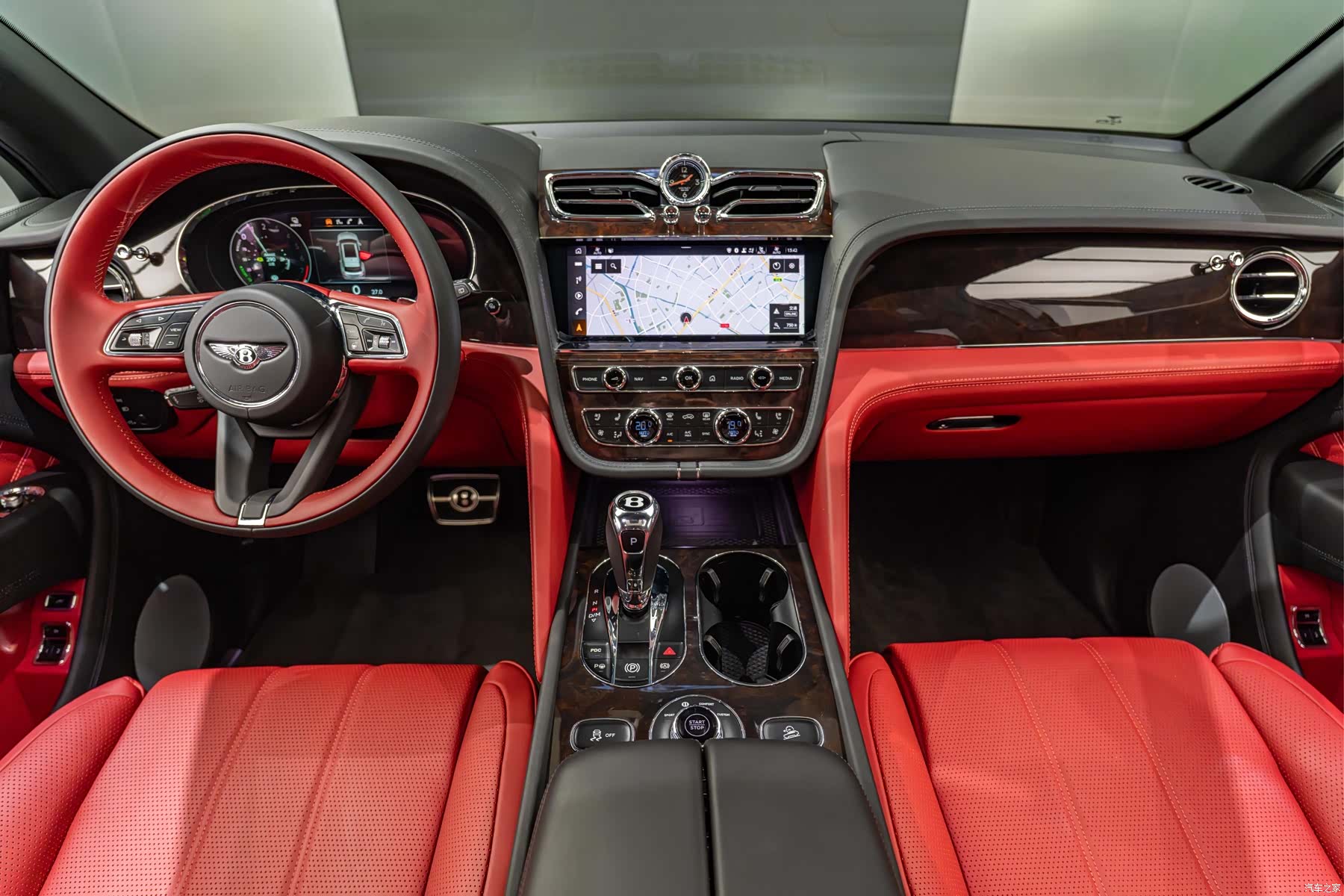 Bentley Bentayga, 2021 13