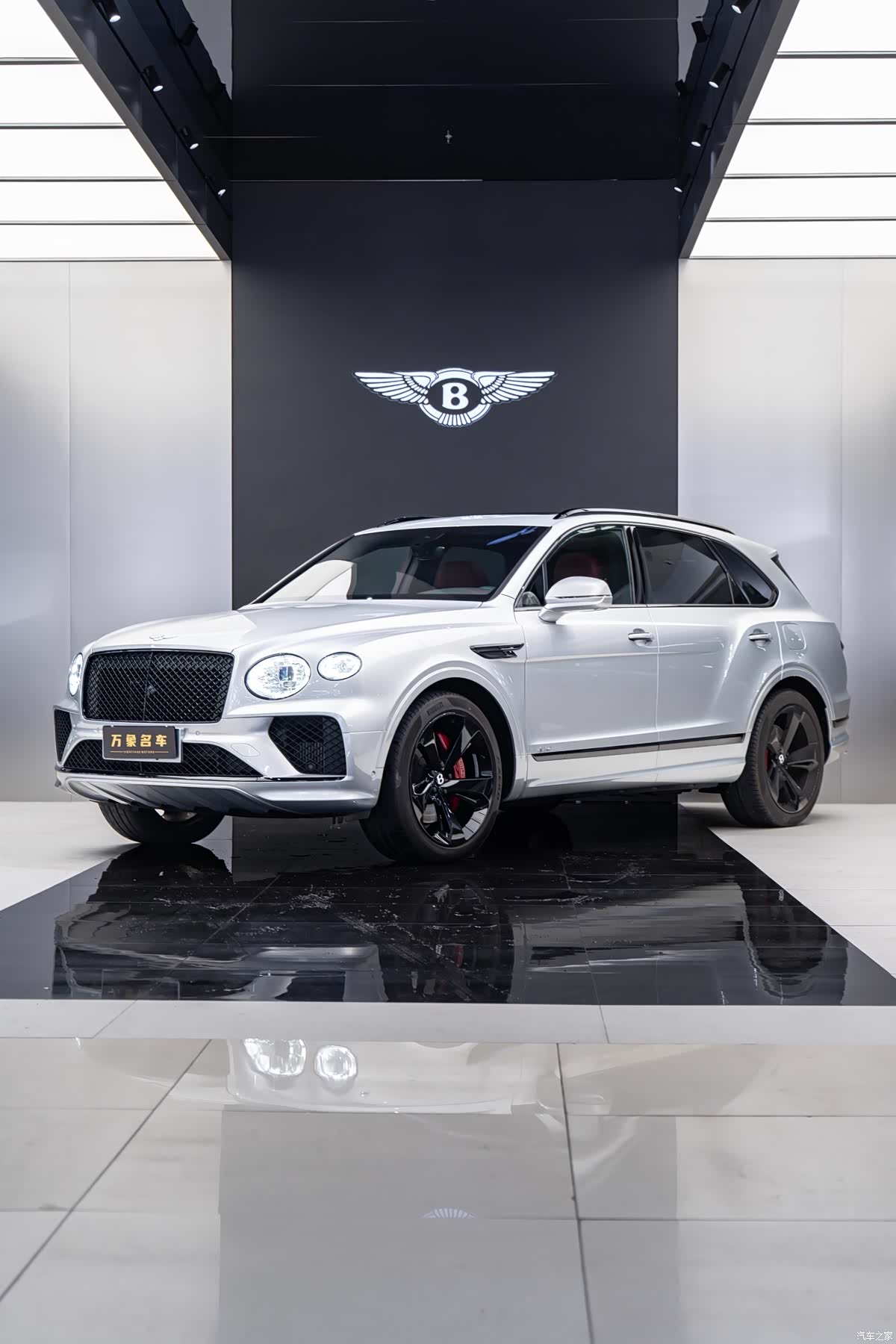 Bentley Bentayga, 2021 24