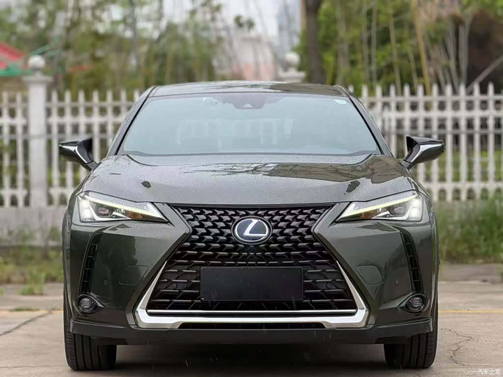 Lexus UX, 2020 6