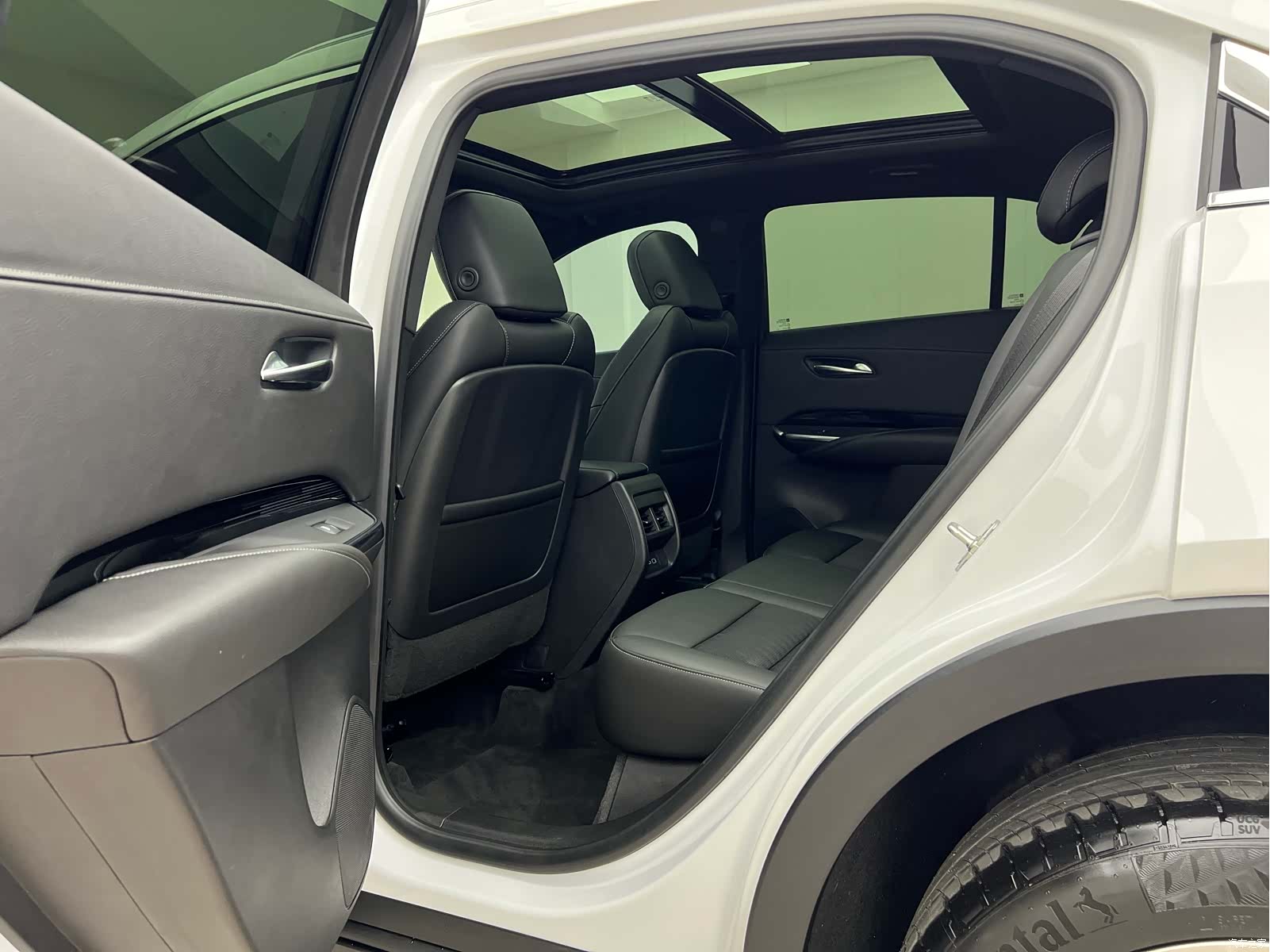 Cadillac XT4, 2025 10