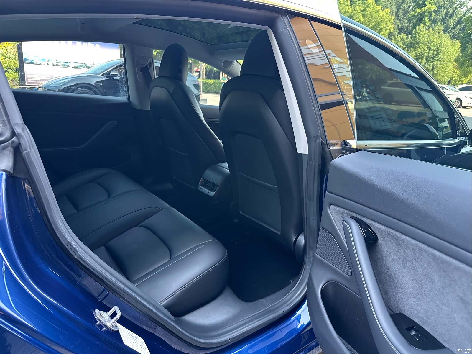 Tesla Model 3, 2019 23