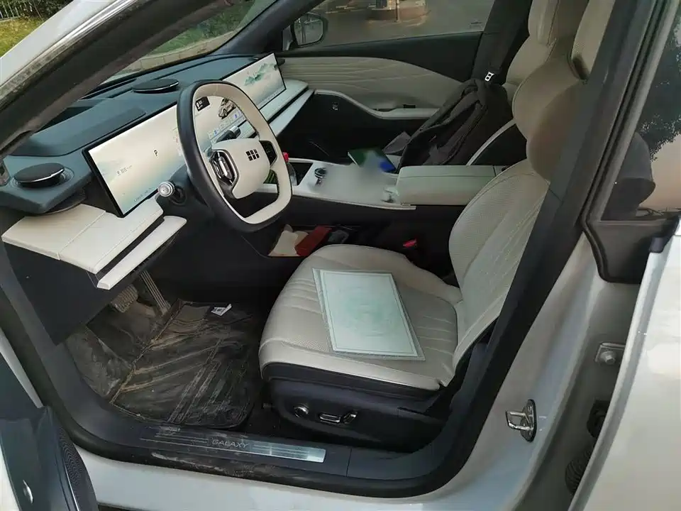 Geely Galaxy Galaxy E8