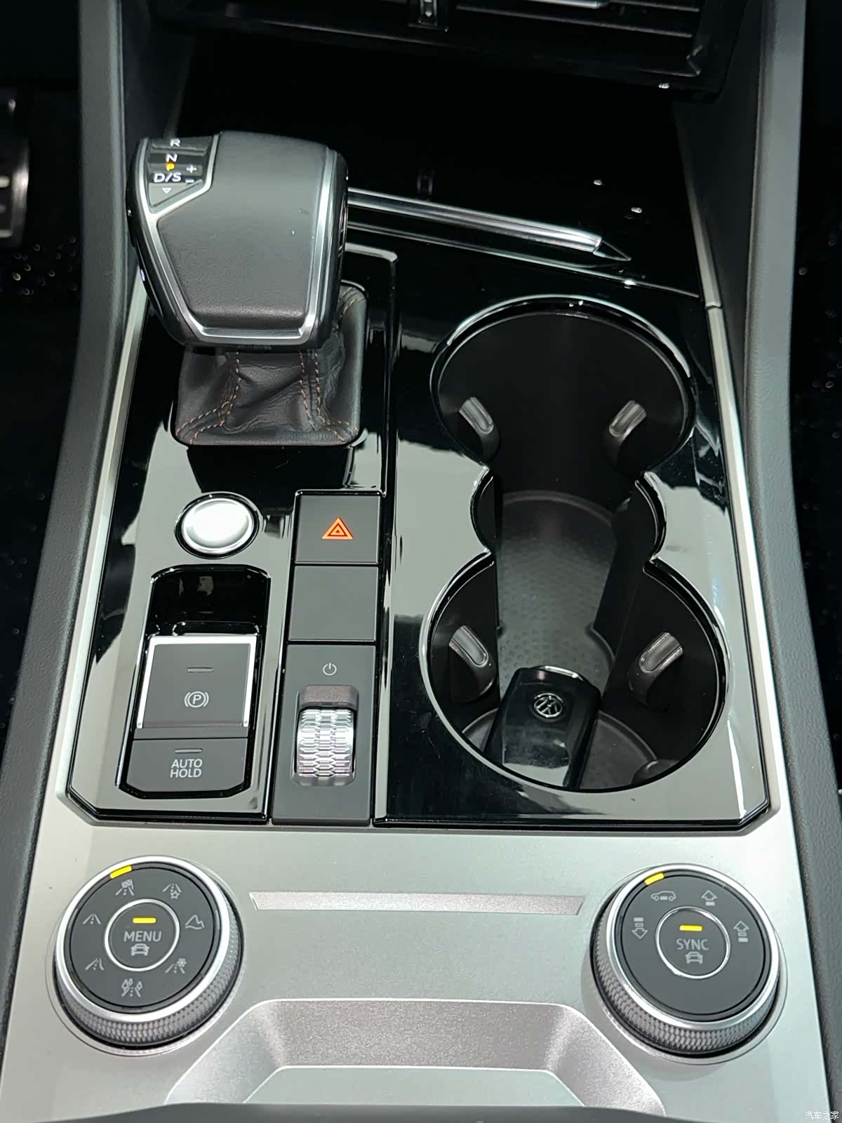 Volkswagen Touareg, 2020 16