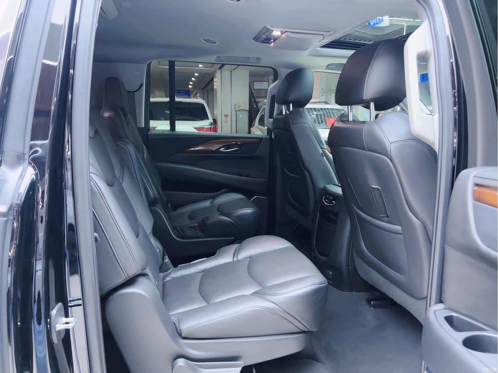 Cadillac Escalade, 2018 11