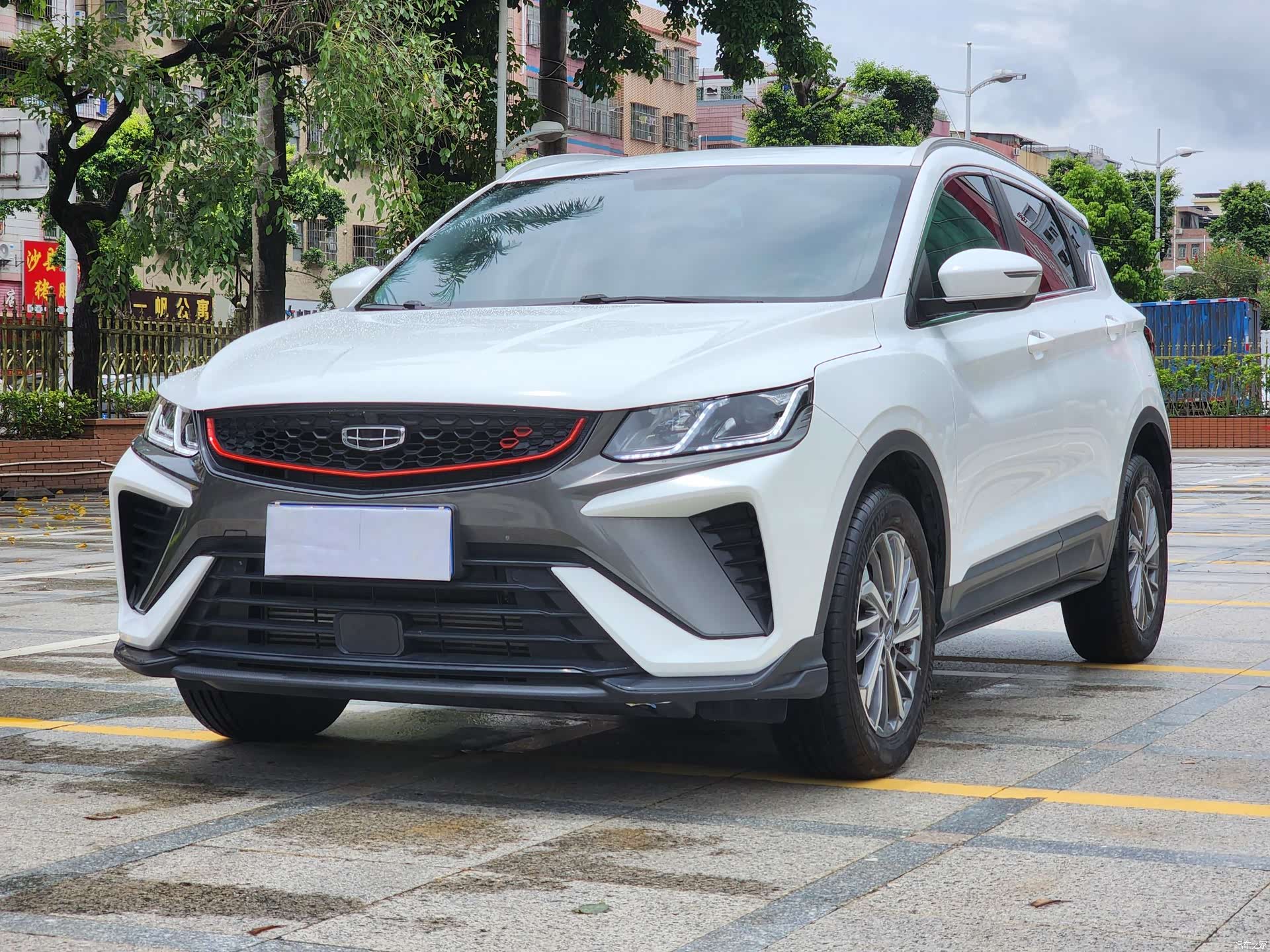 Geely Coolray, 2022 1