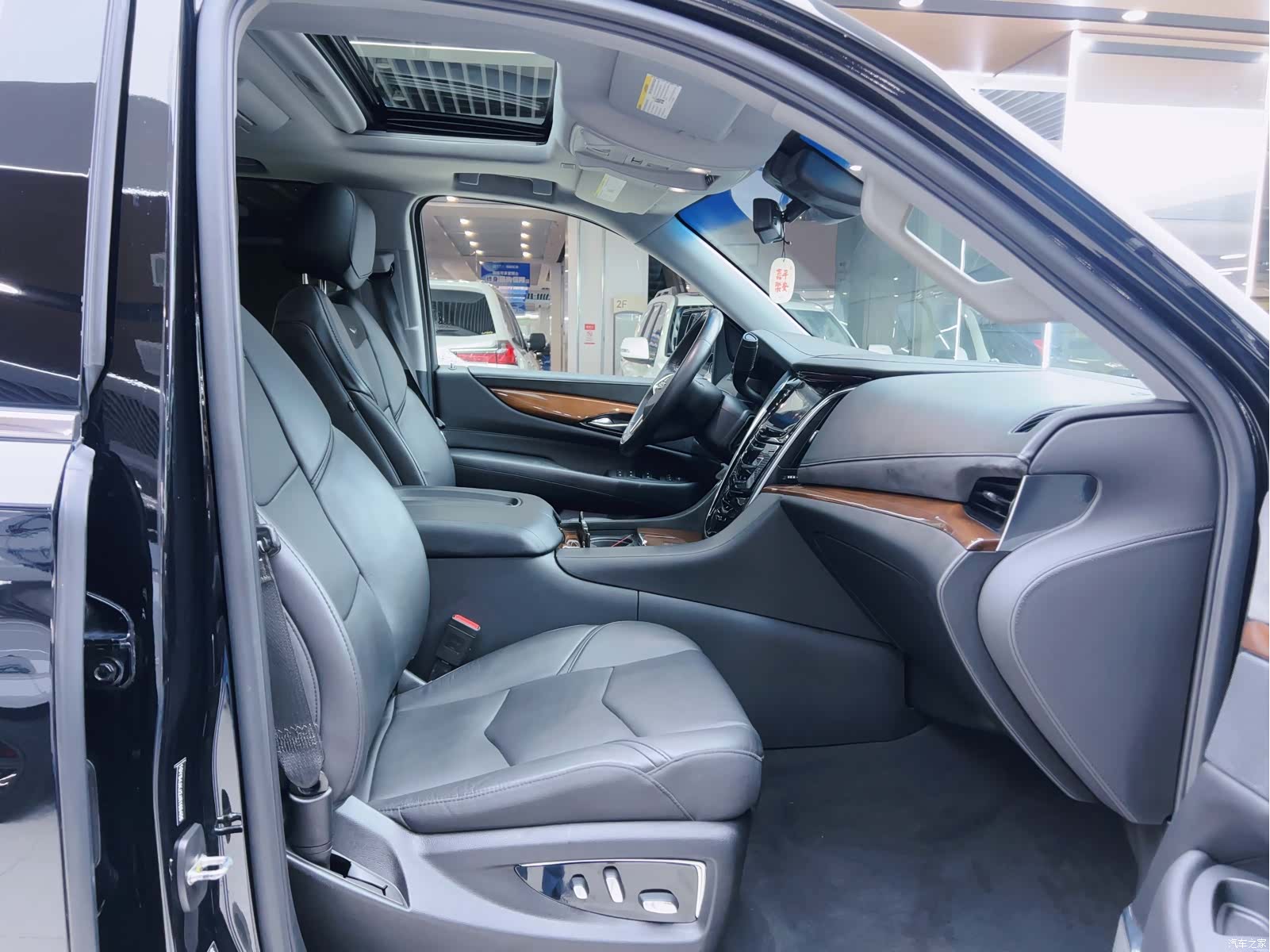 Cadillac Escalade, 2018 13