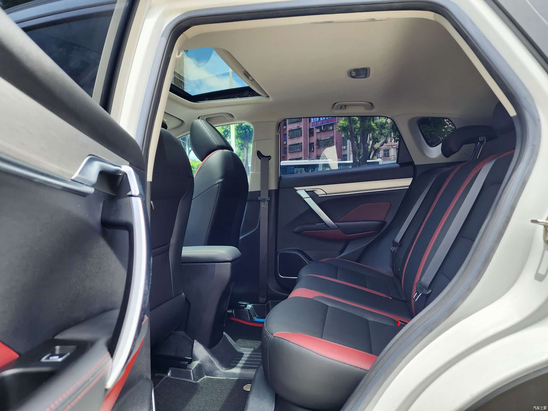 Geely Coolray, 2022 18