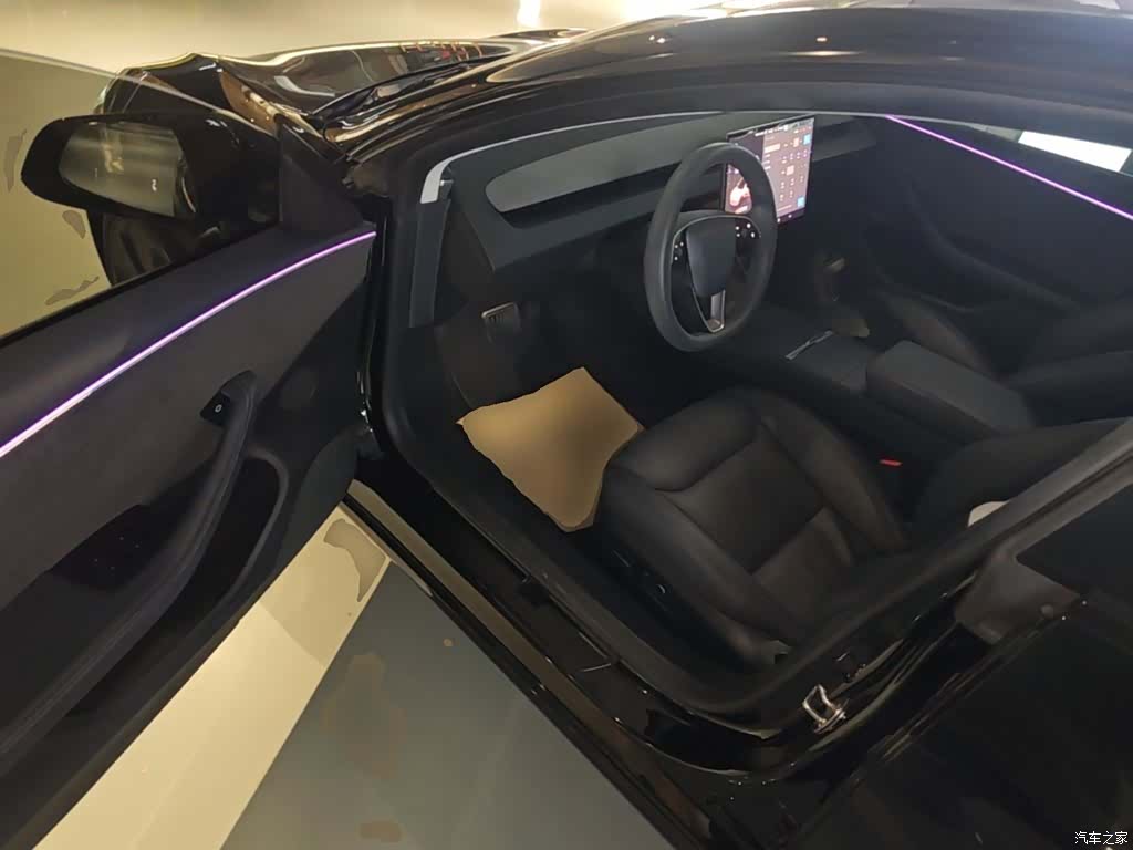 Tesla Model 3, 2024 16
