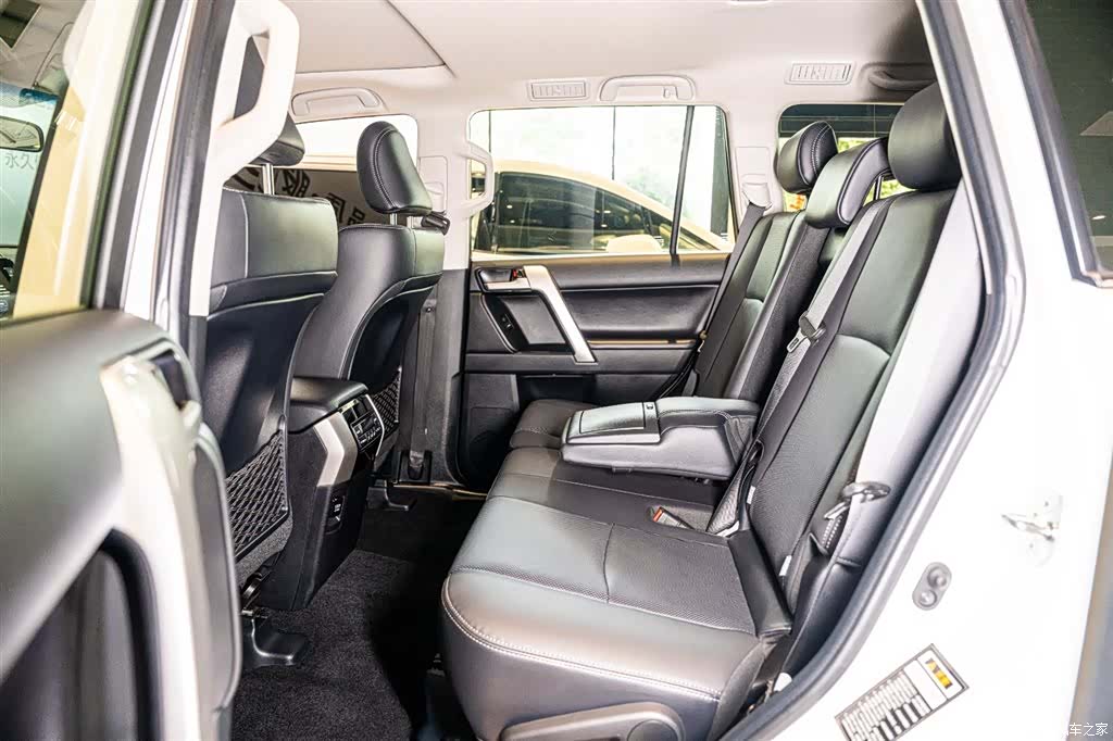 Toyota Prado, 2026 12
